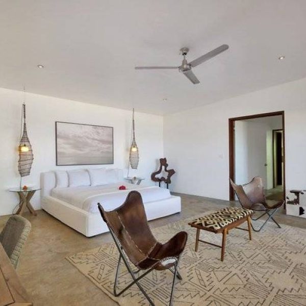 Deluxe+Beach+Front+Villa+2